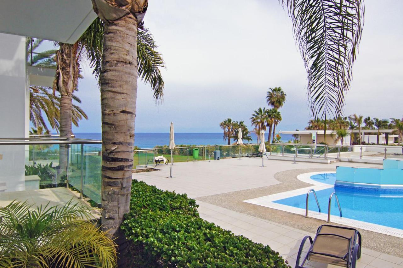 Diana - Coralli Beachfront Apartment Protaras Exteriör bild