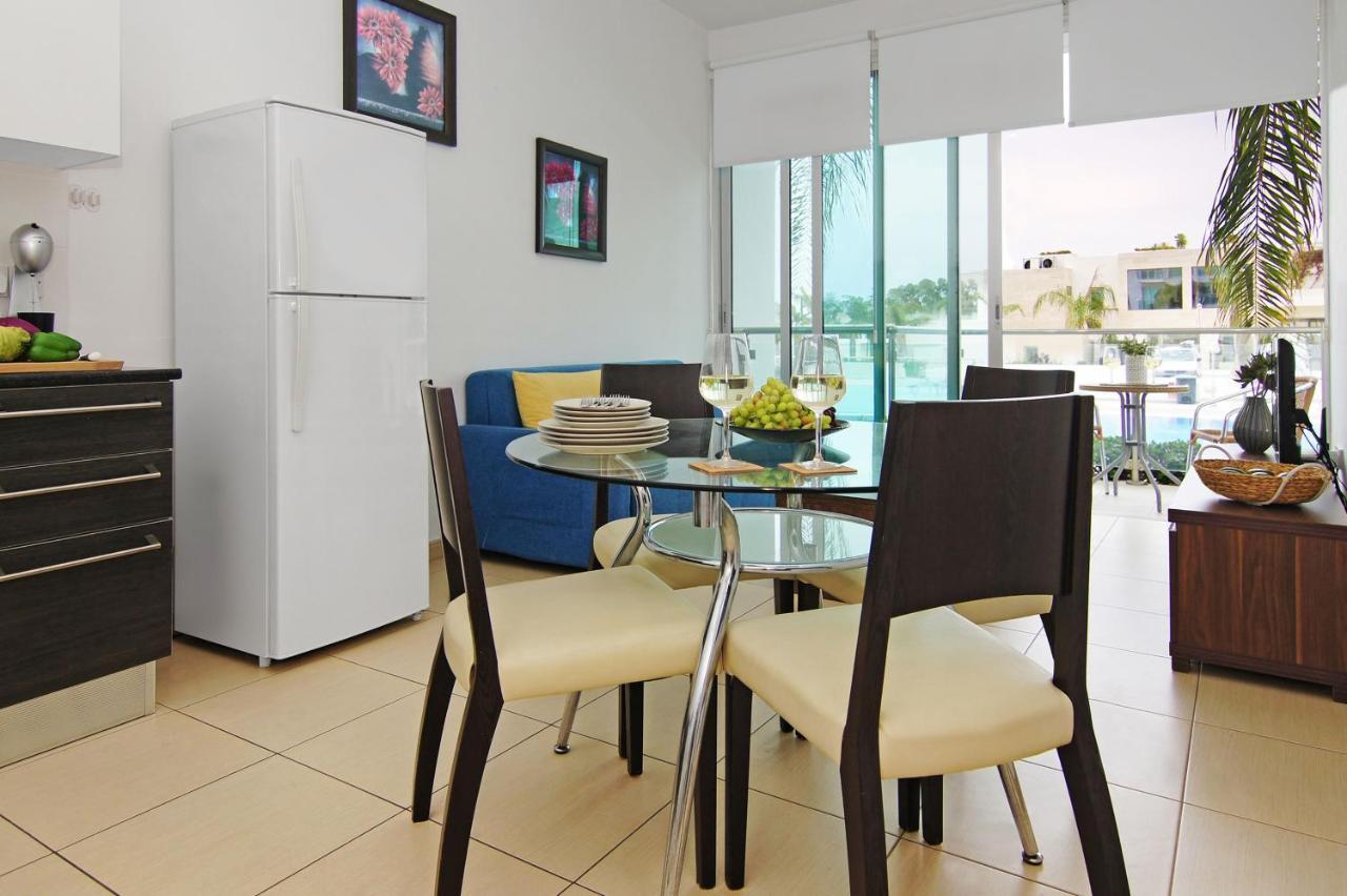 Diana - Coralli Beachfront Apartment Protaras Exteriör bild