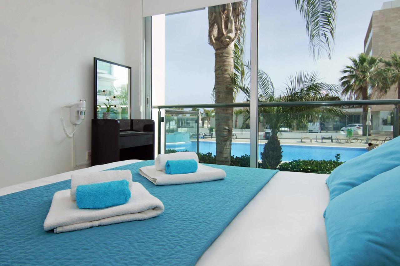 Diana - Coralli Beachfront Apartment Protaras Exteriör bild