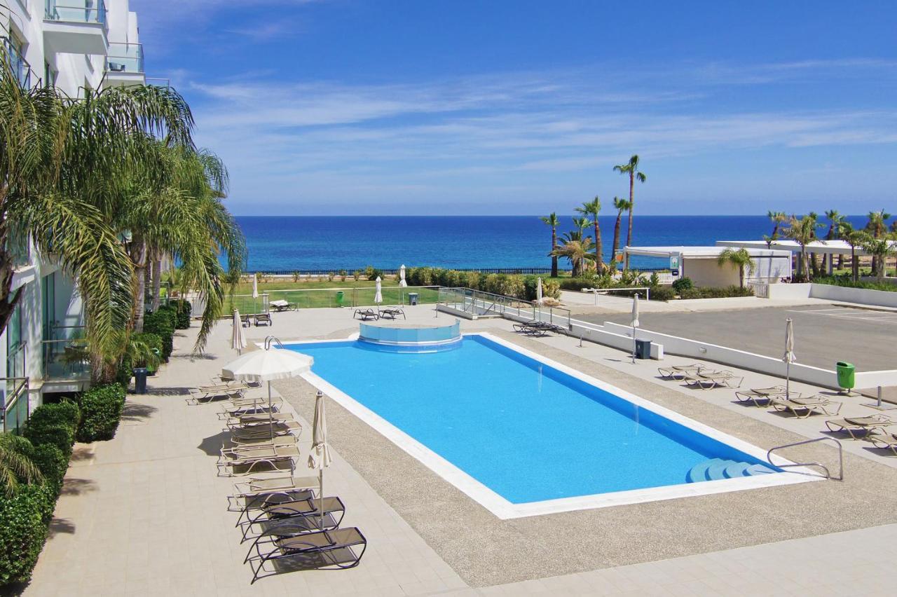 Diana - Coralli Beachfront Apartment Protaras Exteriör bild