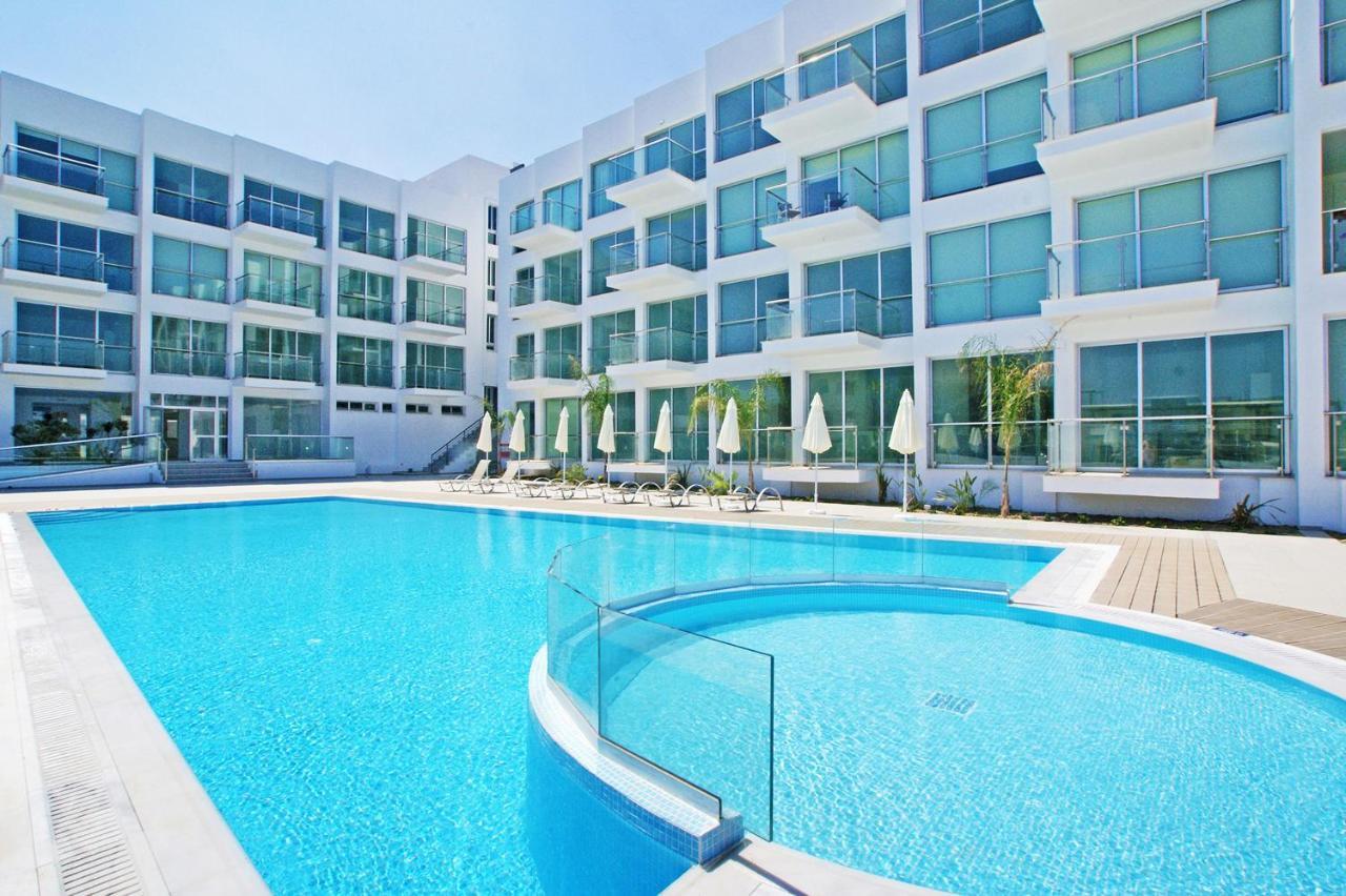 Diana - Coralli Beachfront Apartment Protaras Exteriör bild