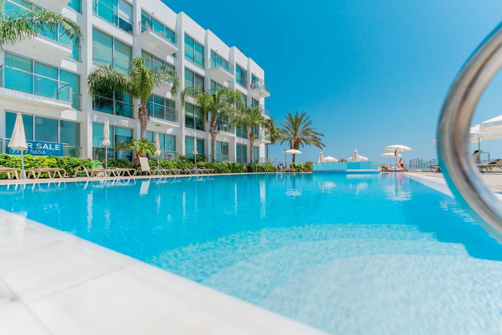 Diana - Coralli Beachfront Apartment Protaras Exteriör bild