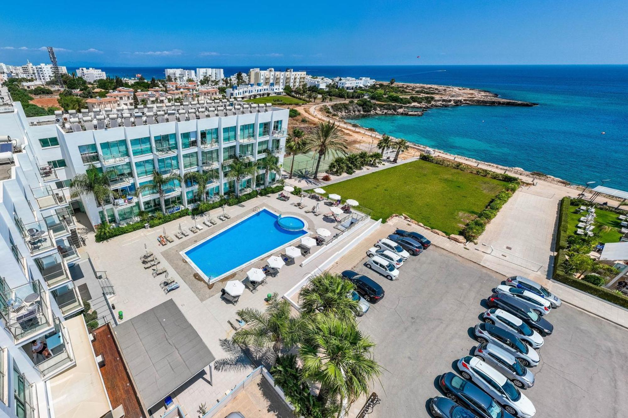 Diana - Coralli Beachfront Apartment Protaras Exteriör bild